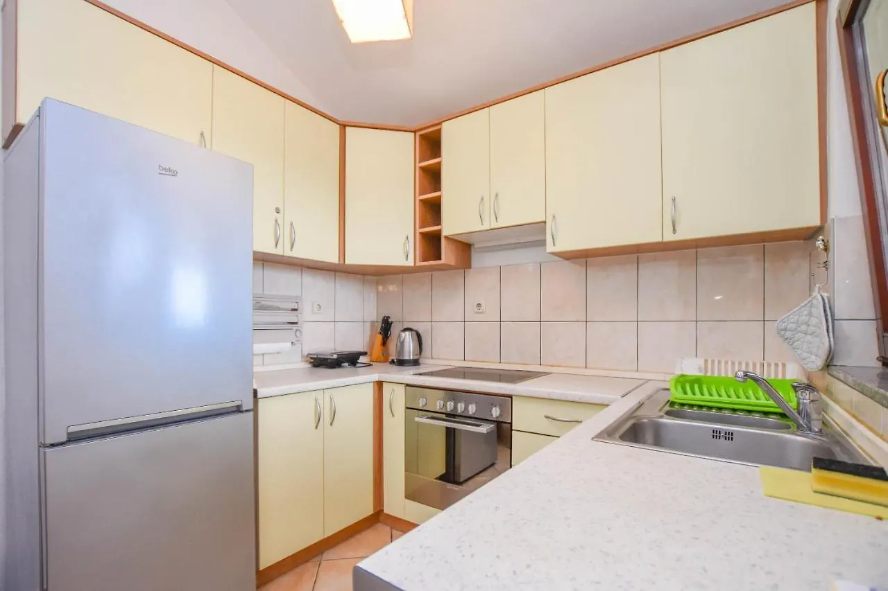 Apartments Taya Dobropoljana