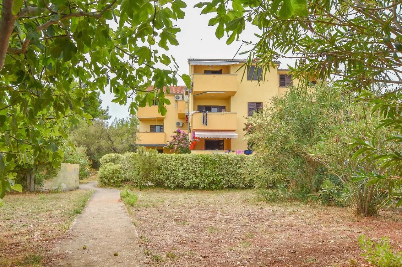 Apartments Taya Dobropoljana