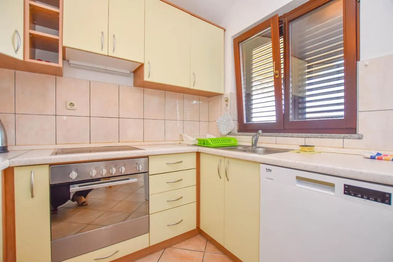 Apartments Taya Dobropoljana 0*,